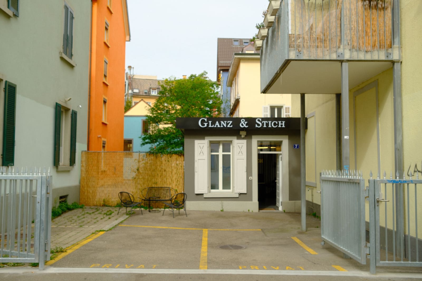 Glanz & Stich Studio Eingang, Tellstrasse 7, Zürich